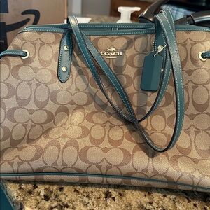 Coach drawstring tote-khaki signature. EUC